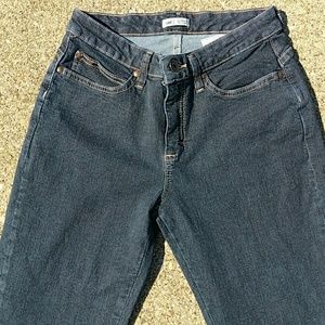 Lee Womens Size 6 Lower on the Waist Stretch Jeans 26" Waist X 32" Inseam Length